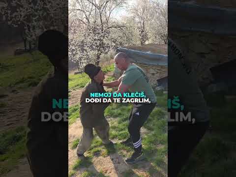 Delimo priču dva brata, dve deke, koji već 30 godina žive u zemunici, bukvalno ispod zemlje.