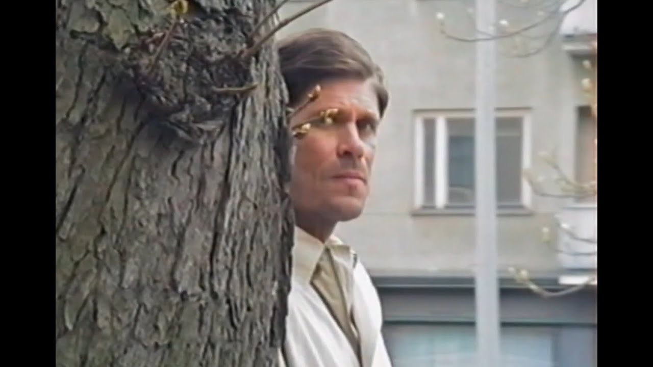 Ihmebantu - Ääni puhelimessa || Finnish with English subtitles