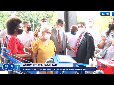 Wellington Dias realiza entrega de 45 microtratores para agricultores 15 03 2022