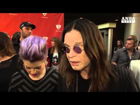 download lagu mp3 mp4 Figlia Di Ozzy Osbourne, download lagu Figlia Di Ozzy Osbourne gratis, unduh video klip Figlia Di Ozzy Osbourne