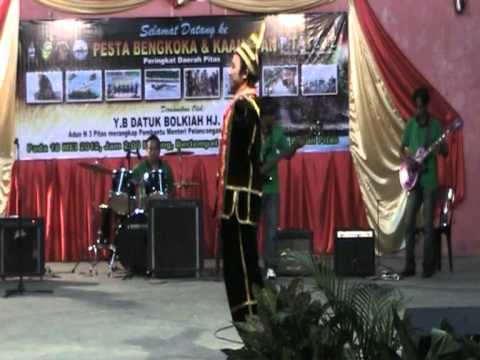 sugandoi kaamatan peringkat Daerah PITAS 2012-James Masain