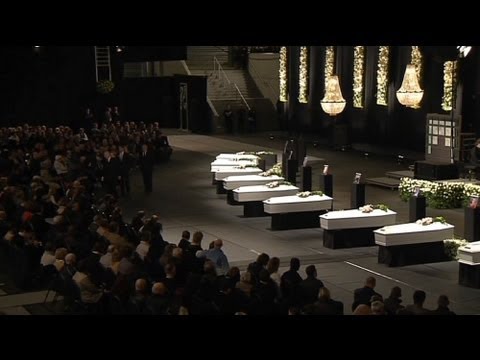 Viele kleine weiße Särge in Lommel