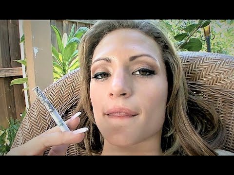 Delicious Girl Smoking Like a PRO!!