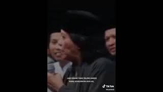 Download lagu Ceramah caknun 'dengarkanlah kata ibumu' mp3 Download lagu Ceramah caknun 'dengarkanlah kata ibumu' mp3