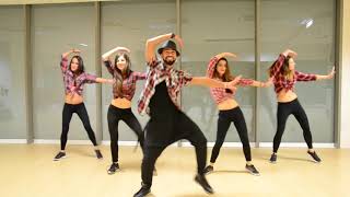 &quot;Fireball&quot; Zumba Dance by Miguel Valentin