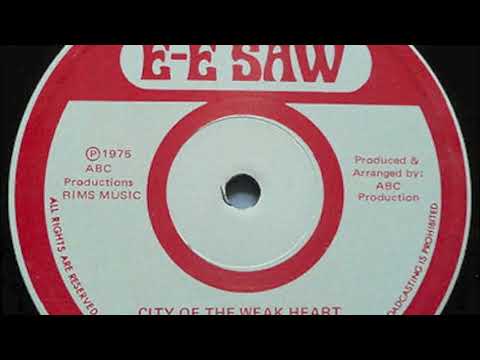 E E SAW DUB, Roman Soldiers Of Dub