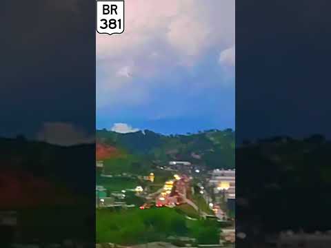 Trânsito lento na BR 381,Fernão Dias em Cambuí,Sul de Minas.