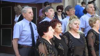preview picture of video 'Grandparents singing at the square in the hope that will accept Macedonia in to the EU'