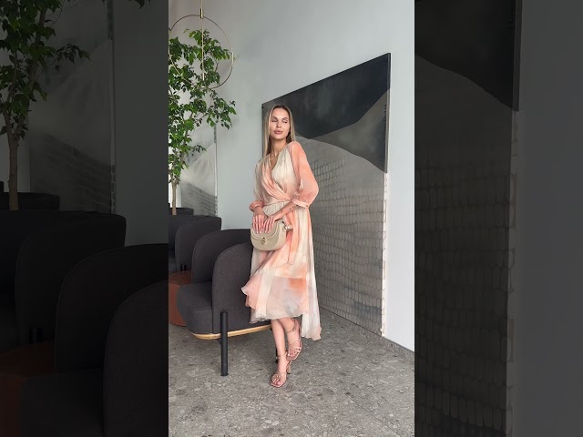 Чоботи жіночі шкіряні байка хутро 592641 Чорний Босоніжки жіночі шкіряні 589043 Бежеві