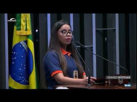 Homenagem a 'jovens senadores' e incentivo à participação política