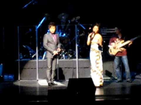 Le Quyen and Tuan Hung singing Nhu Giac Chiem Bao Live