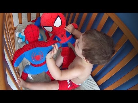 Homem Aranha Vs Spiderman de Pelúcia Video