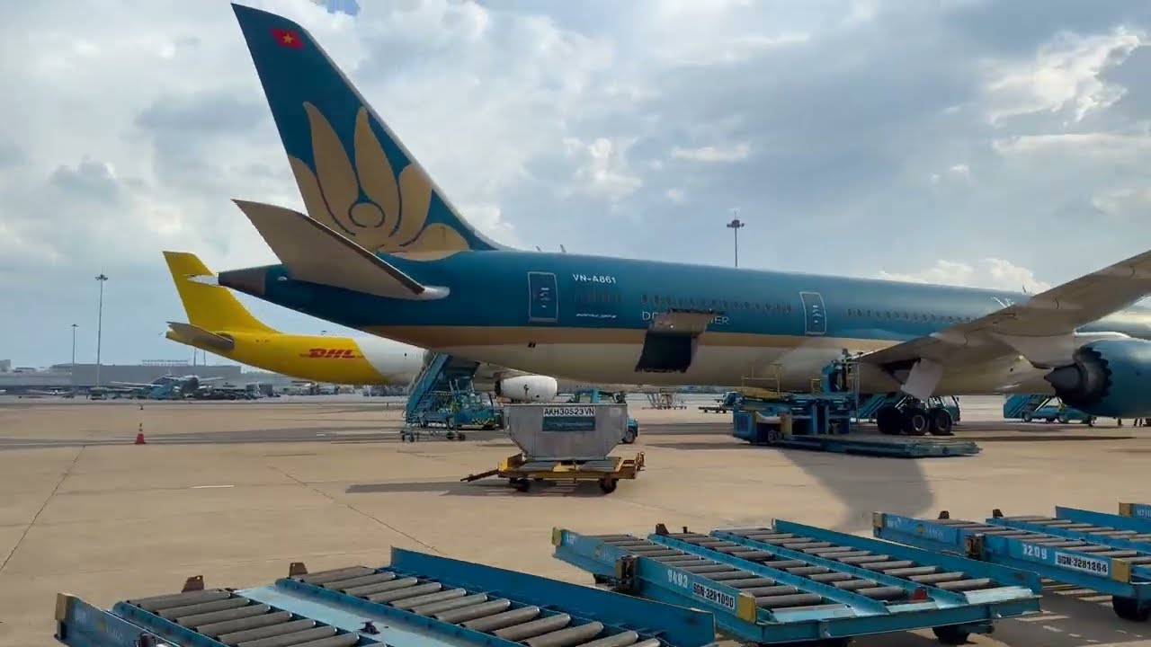 Vietnam Airlines Business Class Lounge (International) thumbnail