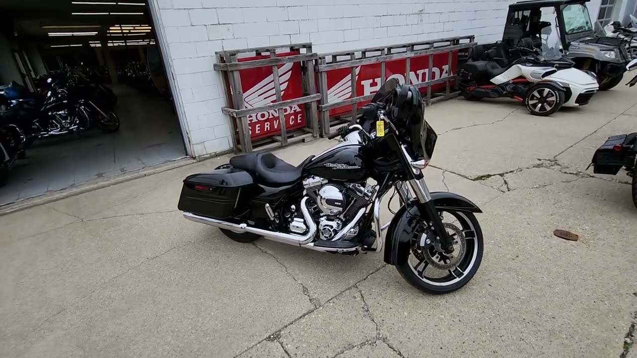 2016 Harley-Davidson® Street Glide® Special Motorcycle