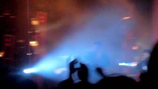 Happy in my hoody - Bliss n Eso LIVE IN MELBOURNE