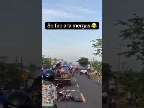 MOTO de cartón #humor #moto #police