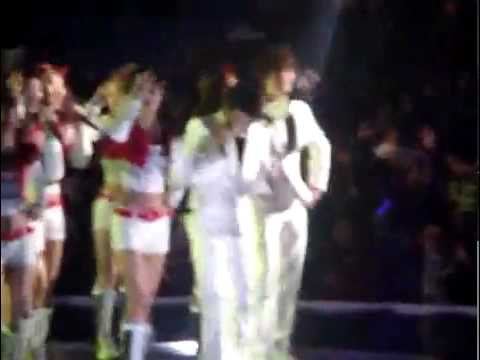 [FANCAM] 100203 KyuWook dancing Gee on SNSD's Encore @ 19th SMA