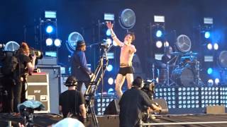 Cage The Elephant - Whole Wide World - Live at Lollapalooza on 8/3/17 in Chicago, IL