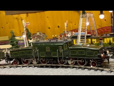 Modellbahn Juwelen  Spur-0-Opa Uli und seine Enkeltochter Kinga