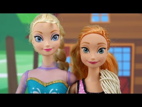 Frozen Elsa Salva a Anna después de que Hans Traiciona a Anna y la Secuestra. AventurasJuguetes Video