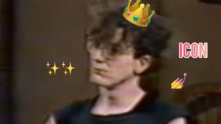 Mark Mothersbaugh from DEVO being an absolute icon for a minute and 12 seconds