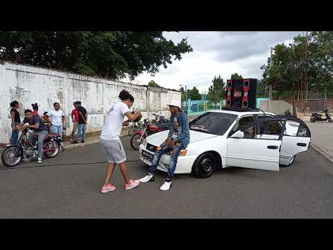 En Grabadera del Video Ellos hablam de mi. de Blade el versatil.