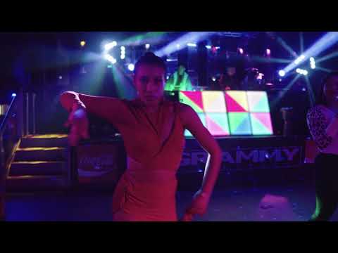 Eskaa Maryjane  - Bajo La Luna  (En Vivo)