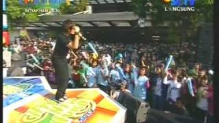 Download lagu Firman dan Marcapada Live performanced di HIP HIP HURA 06 September 2009 (Coutesy SCTV) mp3 Download lagu Firman dan Marcapada Live performanced di HIP HIP HURA 06 September 2009 (Coutesy SCTV) mp3