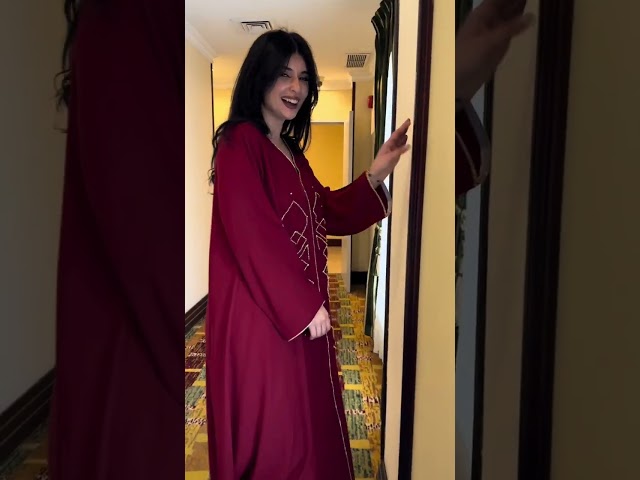 جلابية احمر وذهبي