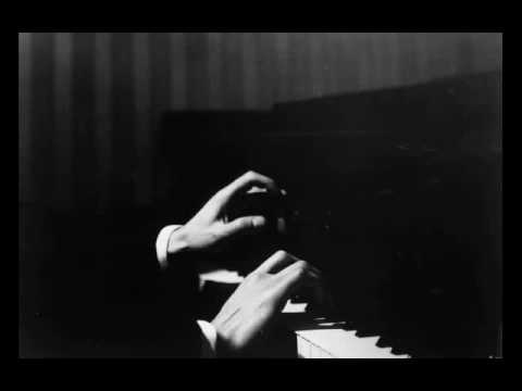 Pouishnoff plays opuscules