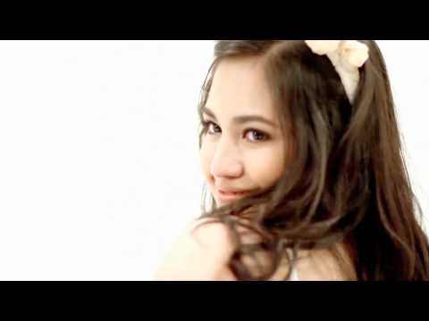 Elmo & Julie Anne Wazak Love Story Intro