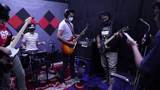 Download lagu Awang Trasher cover Wings mp3 Download lagu Awang Trasher cover Wings mp3