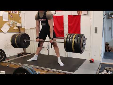 235 KG DEADLIFT BY A 16 YEAR OLD 235x4 pause deload pr