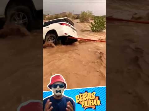 Hebat! Pick up ini bisa narik mobil fortuner yg segede itu! #shorts #short