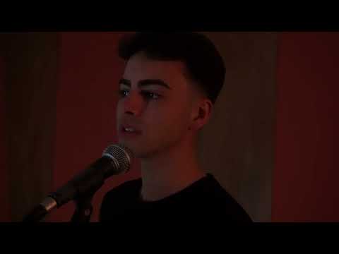 Skyfall - Adele (male cover by Mirco Mastrodicasa)