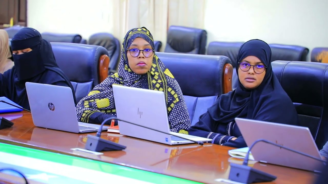 Tababarkii Shaqaalaha Dowaldda PL