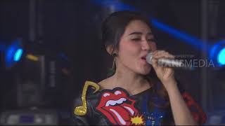 KONSER SLANK IN LOVE | SAYANG - PUNK JAVA Feat VIA VALLEN