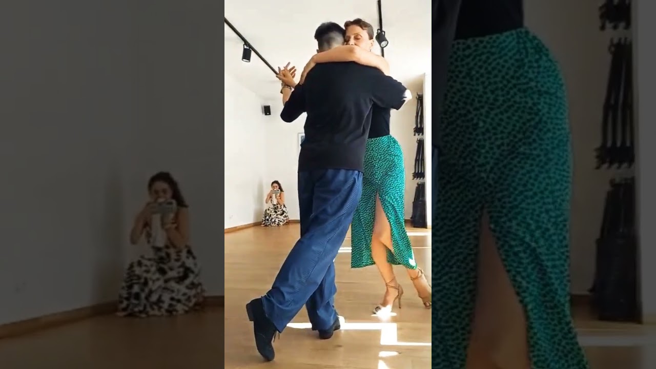 Video thumbnail for Walking slow, normal and fast with Veronica Toumanova and Asya Moiseeva #tangoworkshop