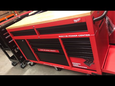 Milwaukee 61" Mobile Work Bench! - An In-Store First Impression