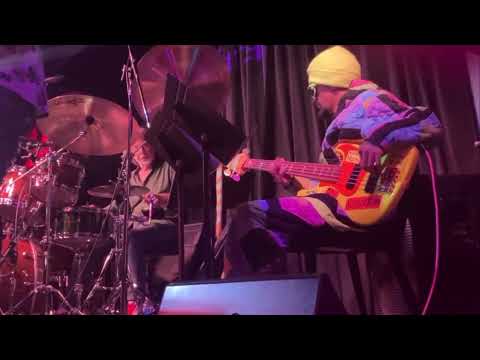 MonoNeon & Simon Phillips.. “buttafly”