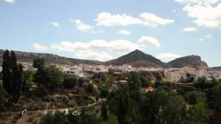 preview picture of video 'Cuevas del Becerro HD: Villa blanca y florida. Provincia de Málaga y su Costa del Sol'