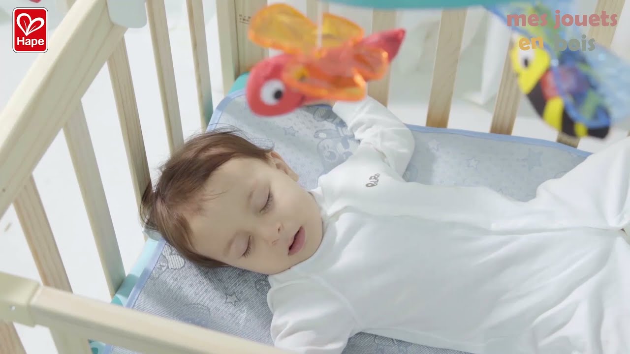 Mobile en bois - Essaim coloré