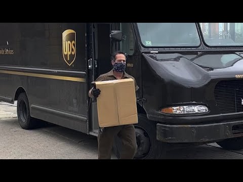 このUPSの男は、ポジティブを提供するためにミッションにある (This UPS Man Is on a Mission to Deliver Positivity)