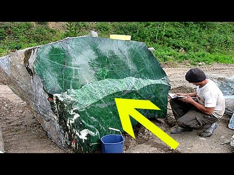 Man That Dug Up An 800 Pound Emerald Had To Go Underground Out Of Fear For His Life Video