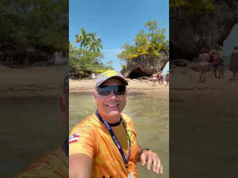 Passeio de Lancha - Navegue pela Baía de Camamu até a Ilha da Pedra Furada: o Passeio Mais Desejado!