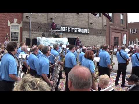 2017 QCSB Serenade - Pennsport String Band - Mambo Jambo