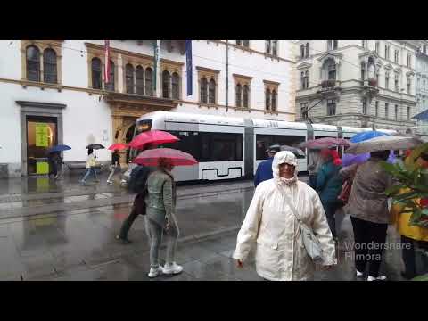 Haltestelle Graz Hauptplatz-Herrengasse(Teil1)- mit Tram3,4, u.a. in Graz, Steiermark, Österreich.