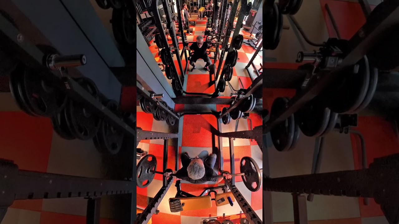 WeAkEst squat in Japan?! #squat