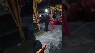 Download lagu Joged bumbung si goyang itik bikin pengibing kelabakan..#shorts mp3 Download lagu Joged bumbung si goyang itik bikin pengibing kelabakan..#shorts mp3