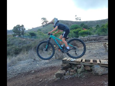 Bianchi Methanol bike review, small adults bike for kids. Death defying crash at the end!